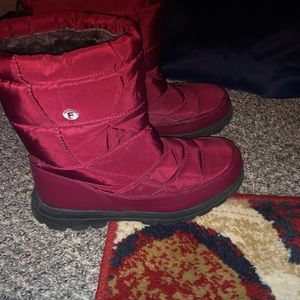 Women’s Winter boots size 9.